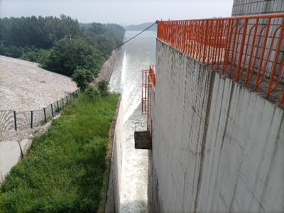 黃壁莊水庫加速泄水，全力筑牢防汛安全屏障